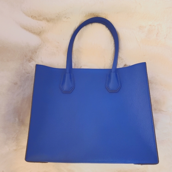 Michael Kors Large Mercer handbag - Picture 2 of 7